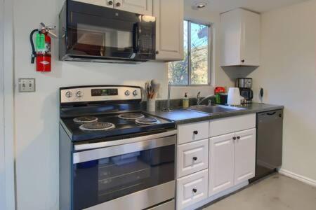 Blue Door Cottage 12 Miles To Yosemite Bbq Oakhurst Exterior photo
